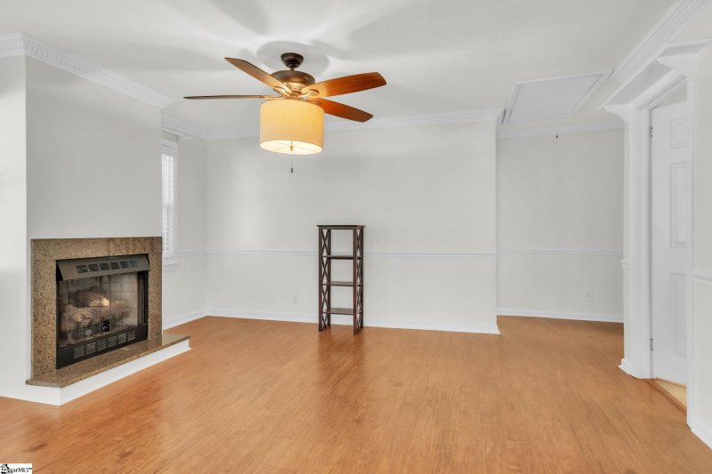 Property image 3 at 12 Sutton Drive, Taylors, SC 29687