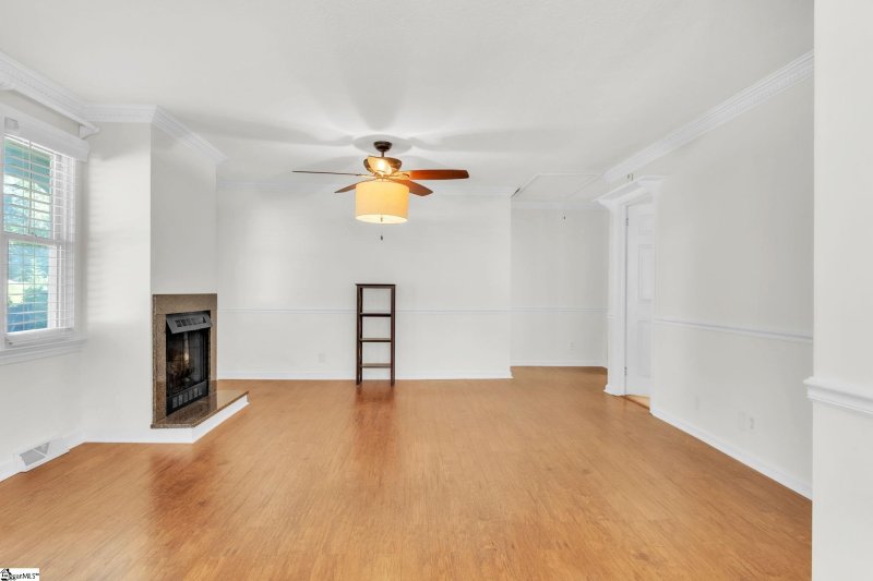 Property image 4 at 12 Sutton Drive, Taylors, SC 29687