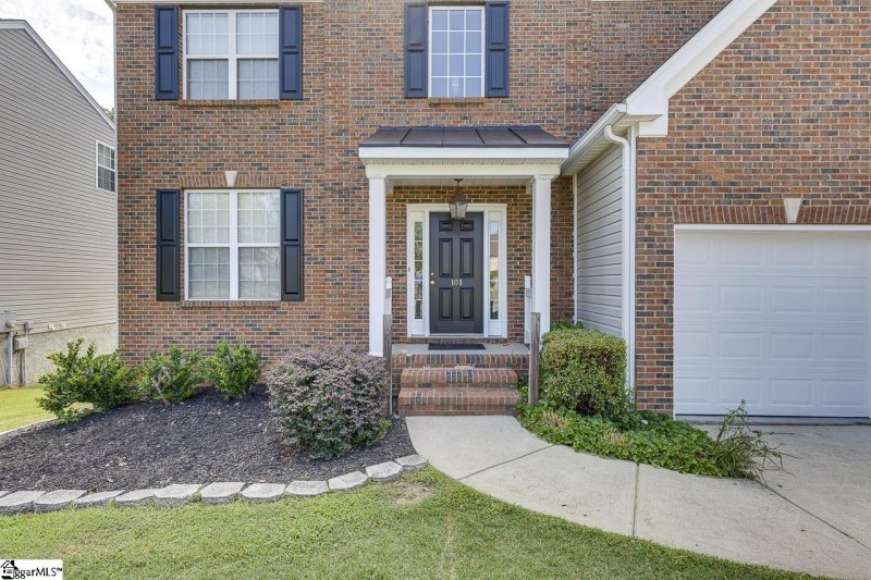 Property image 2 of 101 Stonewater Drive in Waterton, Simpsonville, SC 29680