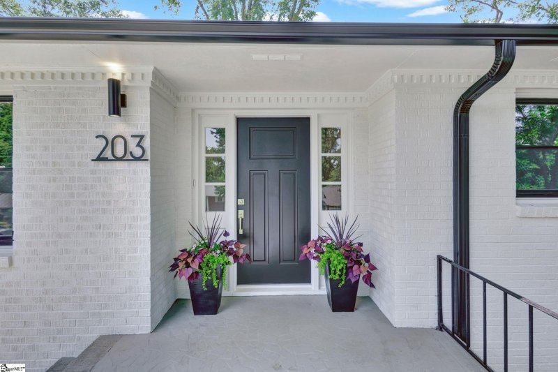 Property image 2 at 203 Melbourne Lane, Greenville, SC 29615