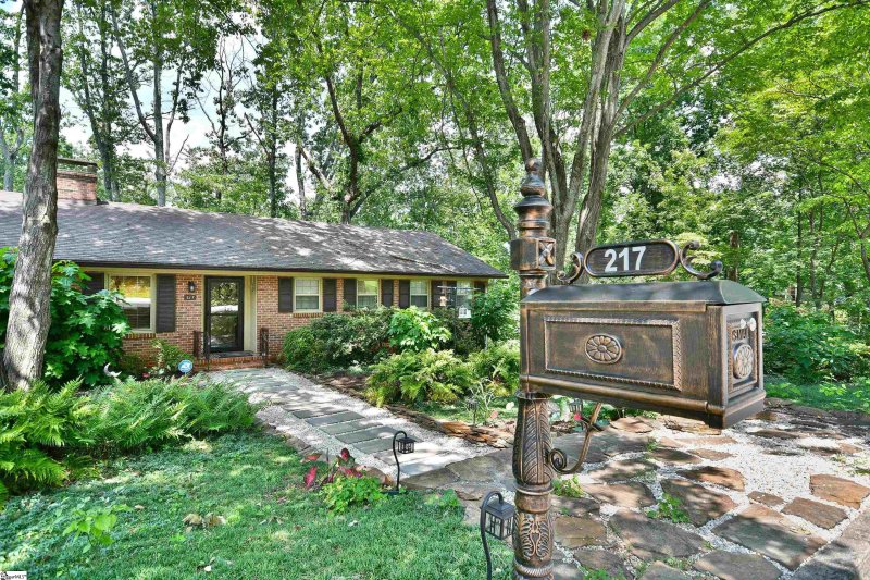 Property image 3 at 217 Blue Ridge Drive, Greer, SC 29651