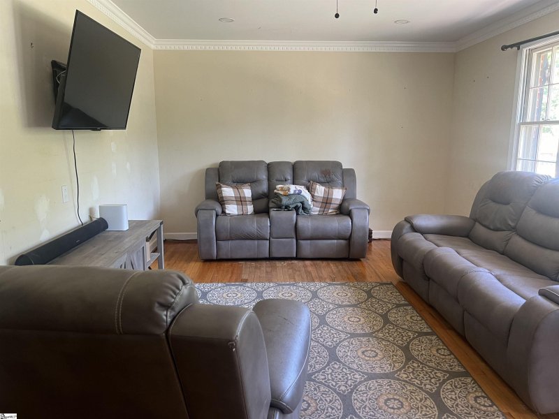 Property image 3 at 5 N Oak Forest Drive, Greenville, SC 29617