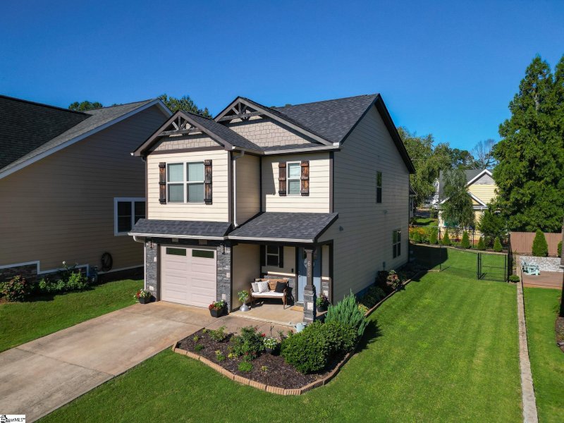 Property image 2 of 615 Hideaway Cove in Lake Emory, Inman, SC 29349