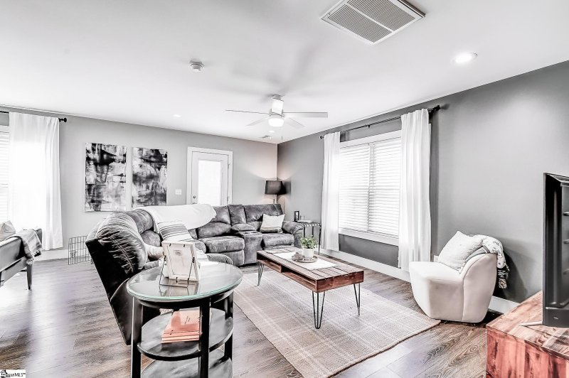 Property image 4 of 615 Hideaway Cove in Lake Emory, Inman, SC 29349