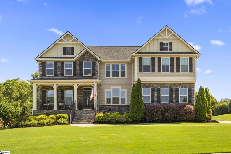 Brookwood Estates, Duncan Community