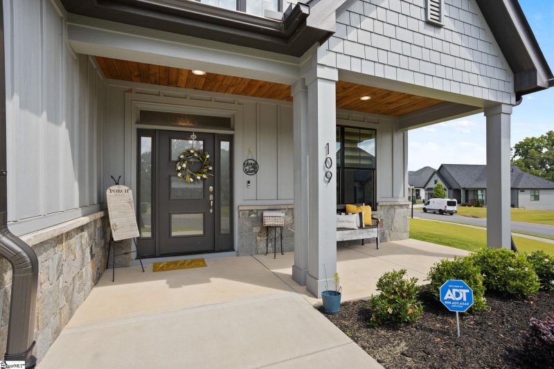 Property image 5 of 109 Winding Rock Road in Southpointe Cottages, Simpsonville, SC 29680-2486