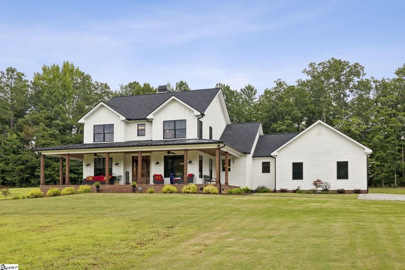 Property image 3 at 80 Stone Cottage Lane, Landrum, SC 29356