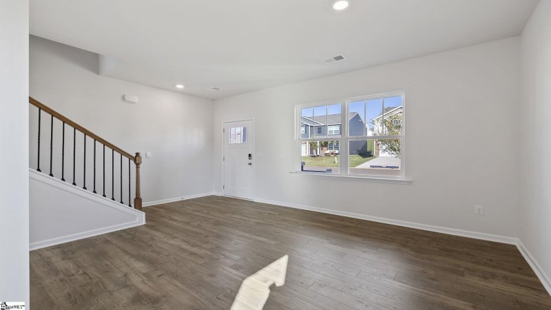 Property image 5 of 1042 Roleson Way in Hunters Ridge, Woodruff, SC 29388