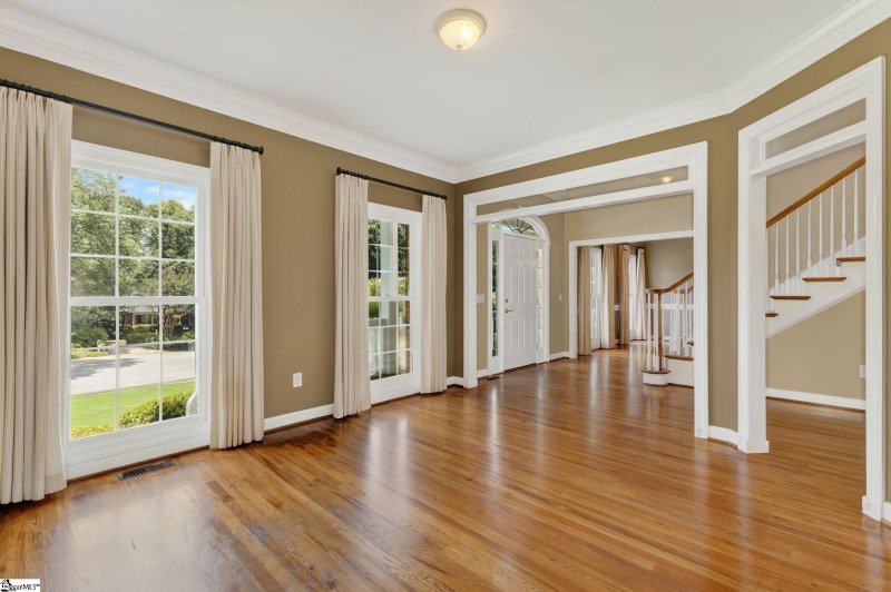 Property image 2 of 16 Woods Edge Court in Spaulding Farm, Greenville, SC 29615