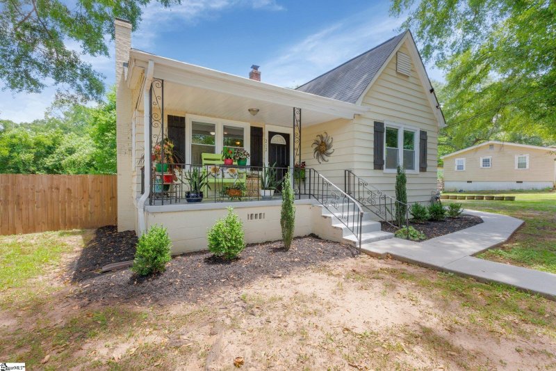 Property image 3 at 212 Spruce Street, Greenville, SC 29611