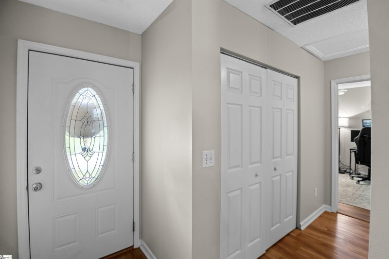 Property image 3 at 106 Granary Drive, Simpsonville, SC 29681