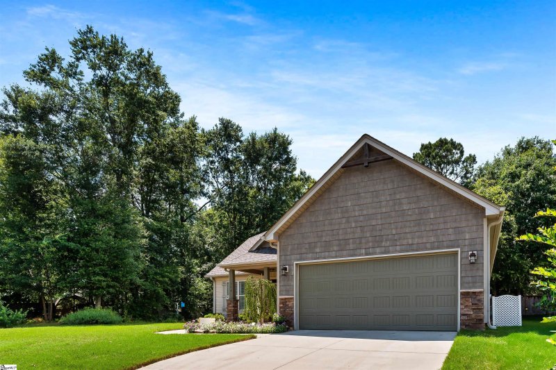 Property image 2 at 116 Colewood Place, Simpsonville, SC 29681