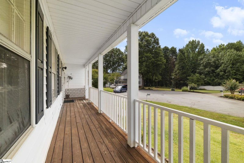 Property image 5 of 107 Barrington Court in Hollingsworth Trace, Easley, SC 29642