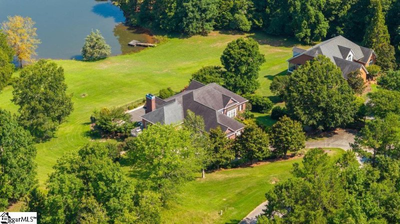 Property image 2 at 104 E Peninsula Drive, Laurens, SC 29360