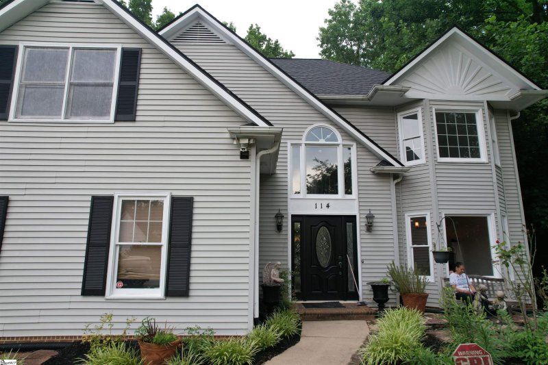 Property image 2 of 114 Hartsdale Court in Devenger Place, Greer, SC 29650