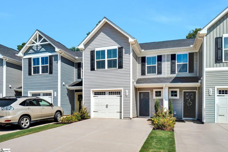 Property image 2 at 133 Sarnesfield Way, Greenville, SC 29605