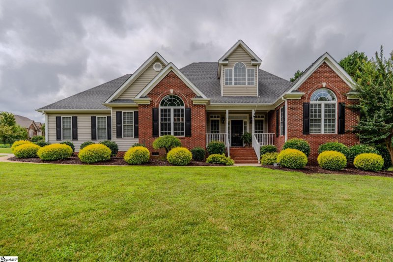 Property image 2 at 735 Brookdale Drive, Greer, SC 29651