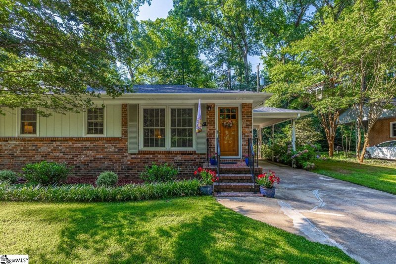 Property image 5 at 2a Heritage Court, Greenville, SC 29615