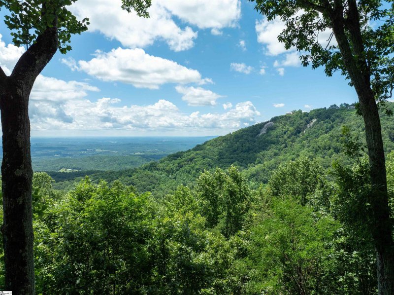 Property image 2 of 22 Raven Road in The Cliffs at Glassy, Landrum, SC 29356