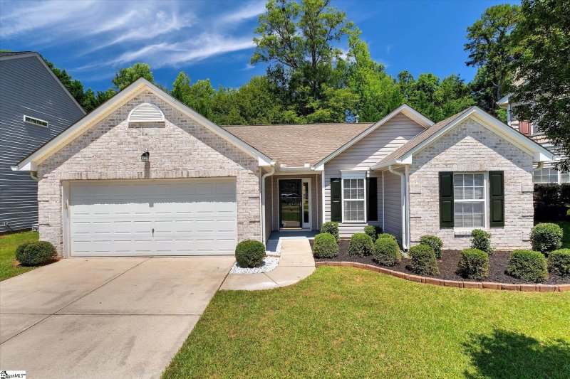 Property image 2 of 25 Sunfield Court in Reserve at Riverside, Greer, SC 29650