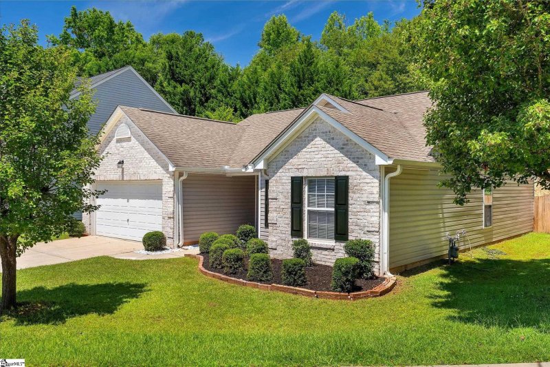 Property image 3 of 25 Sunfield Court in Reserve at Riverside, Greer, SC 29650