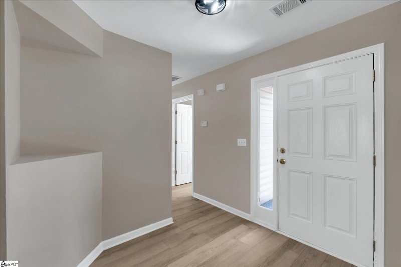 Property image 4 of 25 Sunfield Court in Reserve at Riverside, Greer, SC 29650