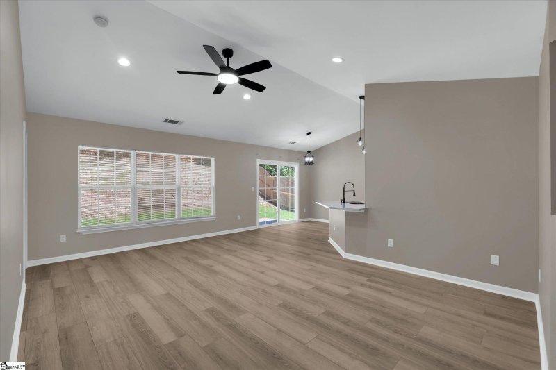 Property image 5 of 25 Sunfield Court in Reserve at Riverside, Greer, SC 29650