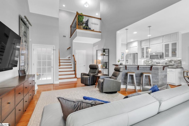 Property image 4 of 1 Edge Court in The Edge on North Main, Greenville, SC 29609