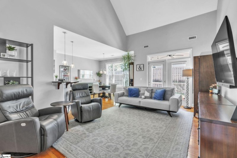 Property image 5 of 1 Edge Court in The Edge on North Main, Greenville, SC 29609