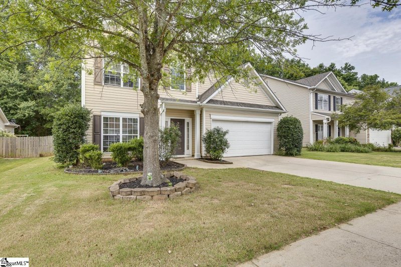 Property image 2 of 27 Farmbrook Way in Autumn Trace, Simpsonville, SC 29681