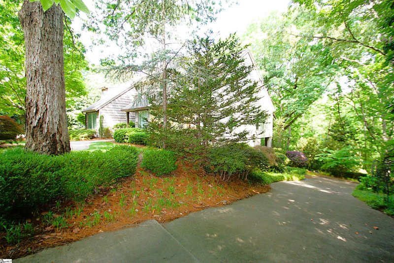 Property image 4 of 294 Hollis Drive in Hillbrook Forest, Spartanburg, SC 29307