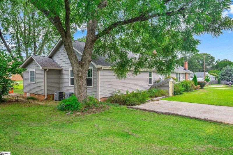 Property image 3 at 314 Parkins Mill Road, Greenville, SC 29607