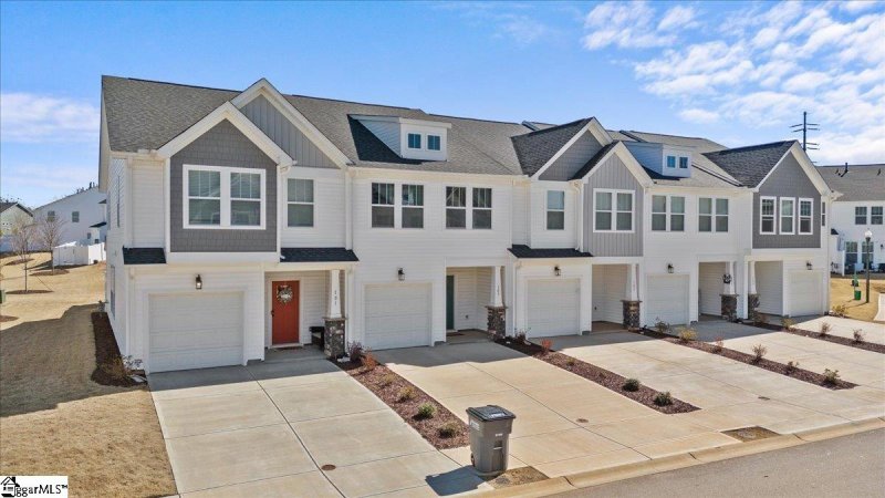 Property image 2 at 103 Marston Lane, Greenville, SC 29611