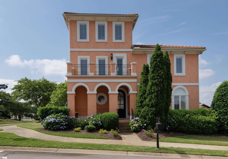 Property image 3 of 1 Chianti Drive in Montebello, Greenville, SC 29609