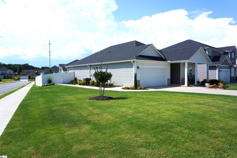 Property image 2 of 312 Garrison Grove Drive in Garrison Grove, Simpsonville, SC 29680