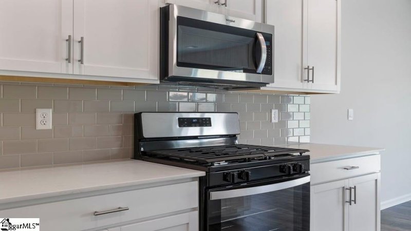 Property image 4 of 1049 Roleson Way in Hunters Ridge, Woodruff, SC 29388