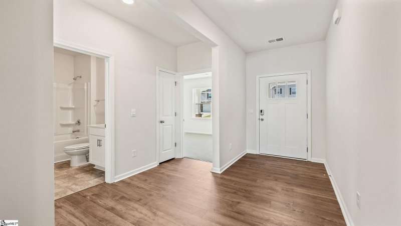 Property image 2 of 1050 Roleson Way in Hunters Ridge, Woodruff, SC 29388