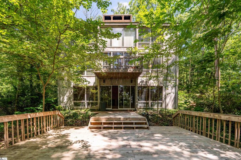 Property image 2 at 401 Audubon Road, Greenville, SC 29609