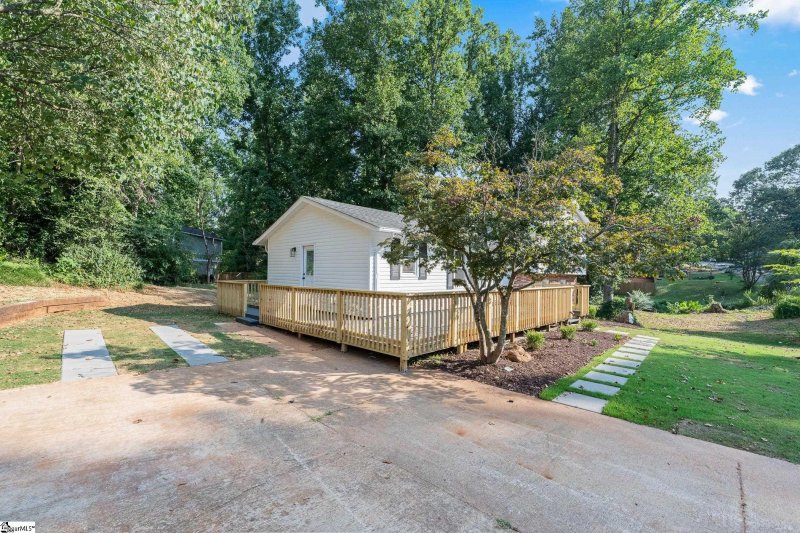 Property image 4 at 1504 E Yellow Wood Drive, Simpsonville, SC 29680