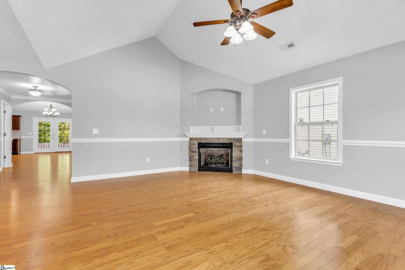 Property image 4 of 286 Bridgeport Road in Glen Lake, Boiling Springs, SC 29316