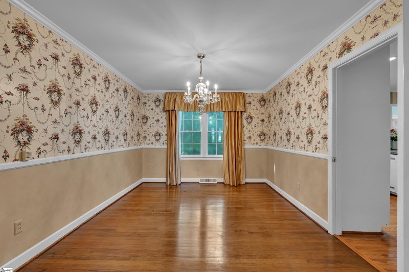 Property image 4 at 8 Compton Drive, Greenville, SC 29615