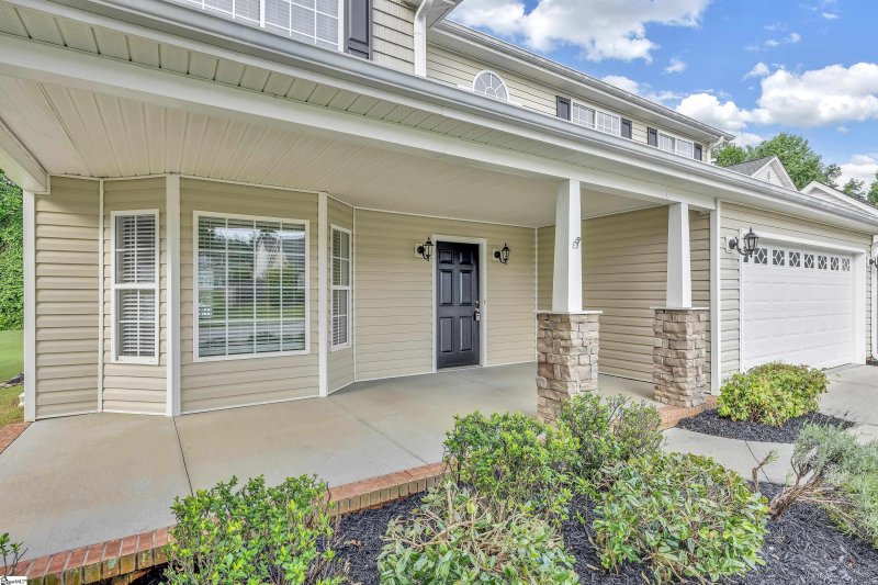 Property image 2 at 23 Whitethorn Lane, Greenville, SC 29607