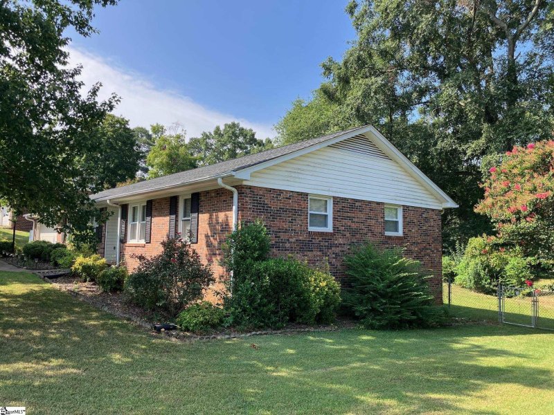 Property image 2 at 207 Scottswood Road, Greenville, SC 29615