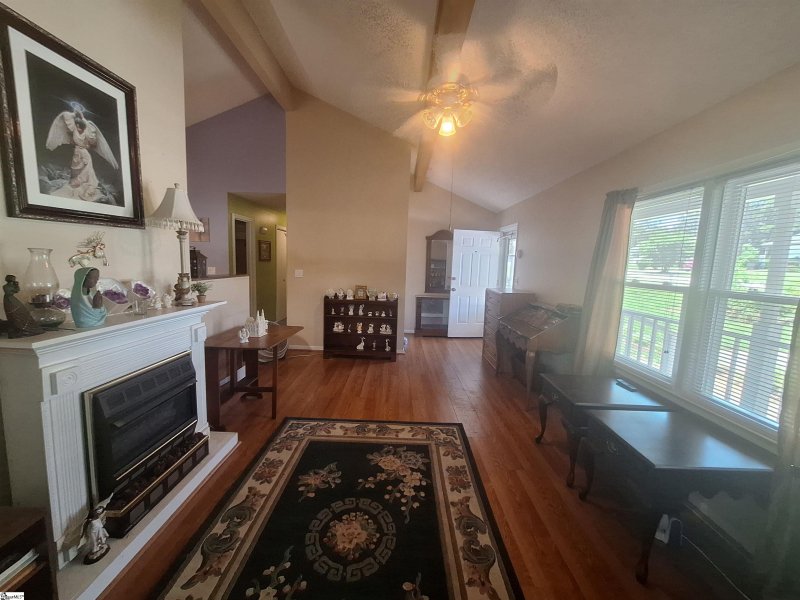 Property image 5 at 110 Courtney Circle, Greenville, SC 29617