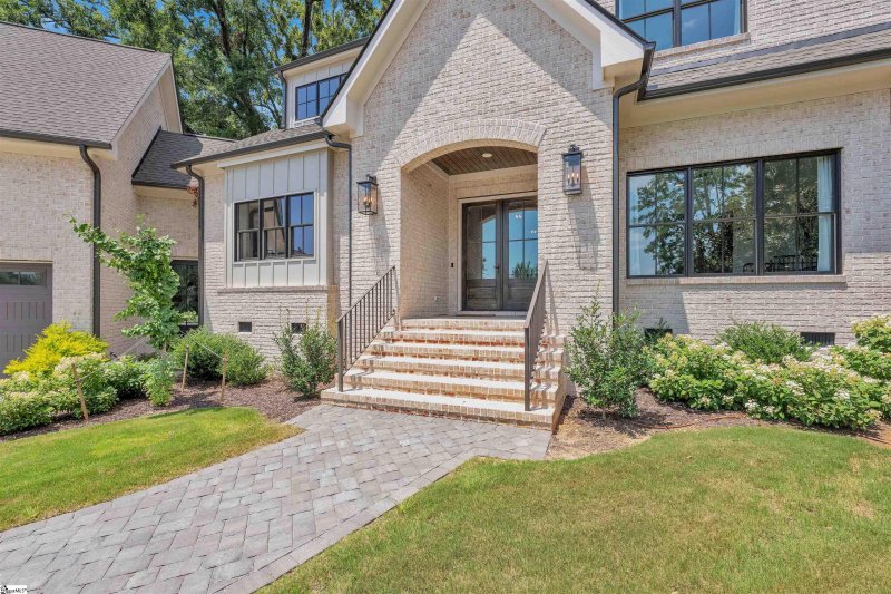 Property image 2 at 302 Capri Court, Greenville, SC 29609