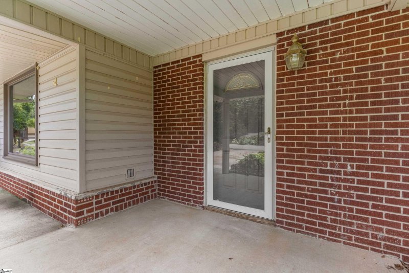 Property image 4 at 16 Conway Drive, Greenville, SC 29615