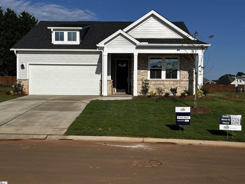 Property image 2 of 1329 Capefox Drive in Fox Hollow, Spartanburg, SC 29303