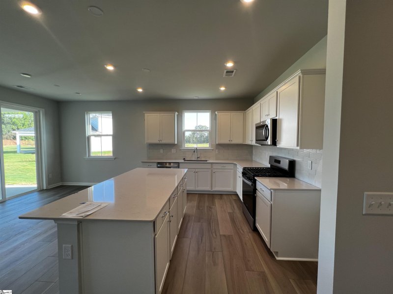 Property image 4 of 1329 Capefox Drive in Fox Hollow, Spartanburg, SC 29303