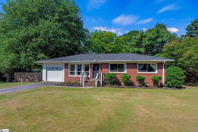 205 Looneybrook Drive