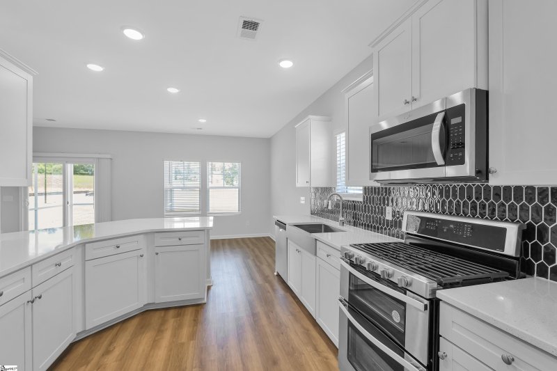 Property image 5 of 101 Brown Circle in Brownstone Park, Easley, SC 29642